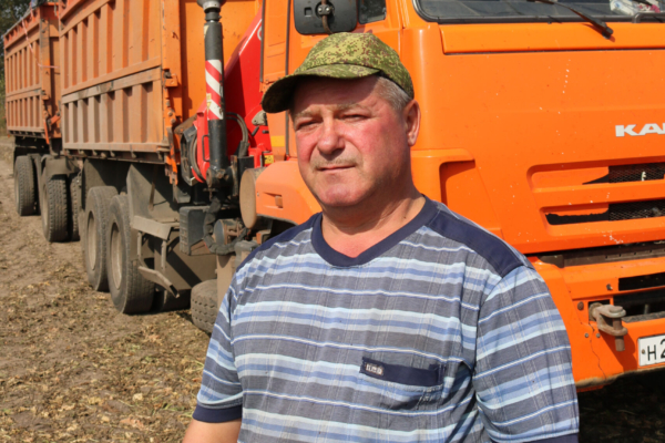 Комаричские работники автомобильного транспорта отмечают профессиональный праздник