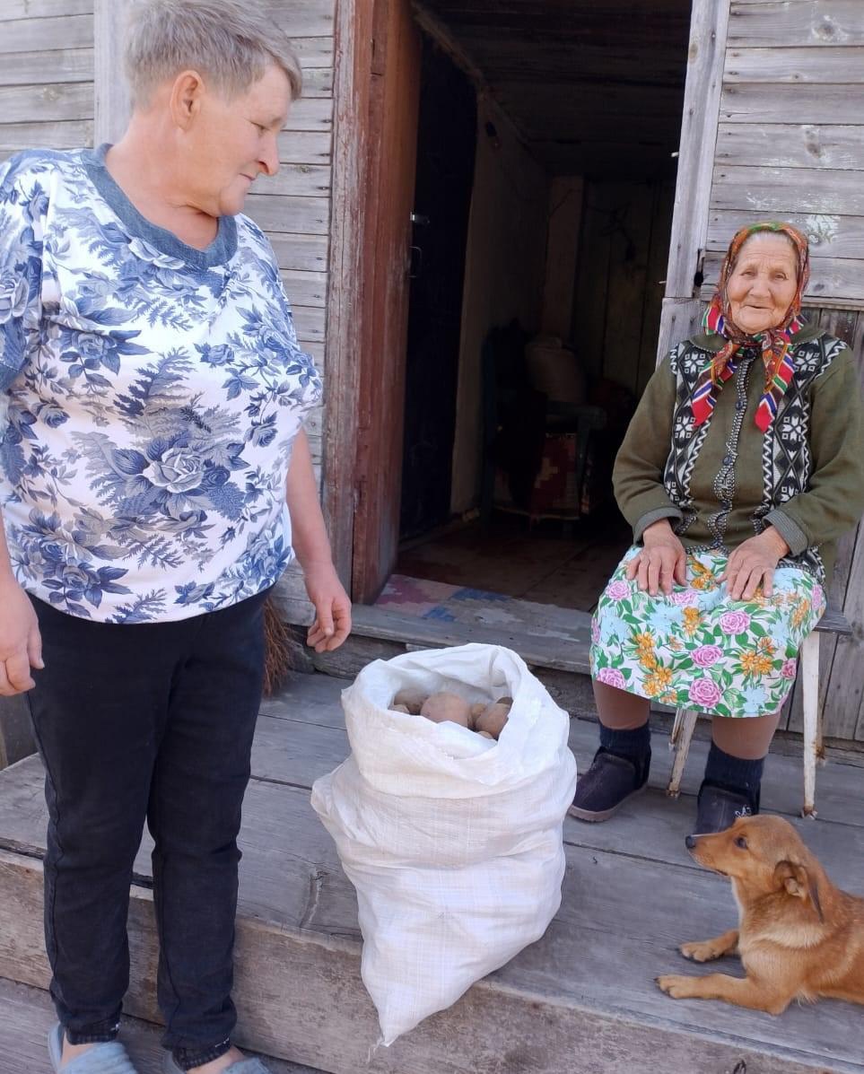 Сотрудники ГБУ КЦСОН Комаричского района приняли участие в акции