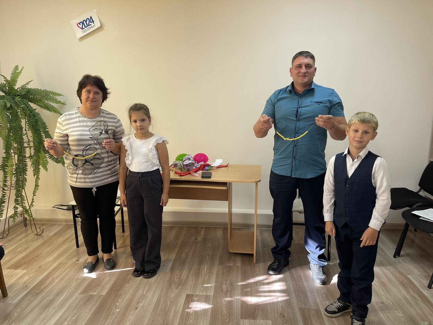 В Комаричском комплексном центре социального обслуживания населения прошла интересная встреча «Ты для меня пример во всем…»