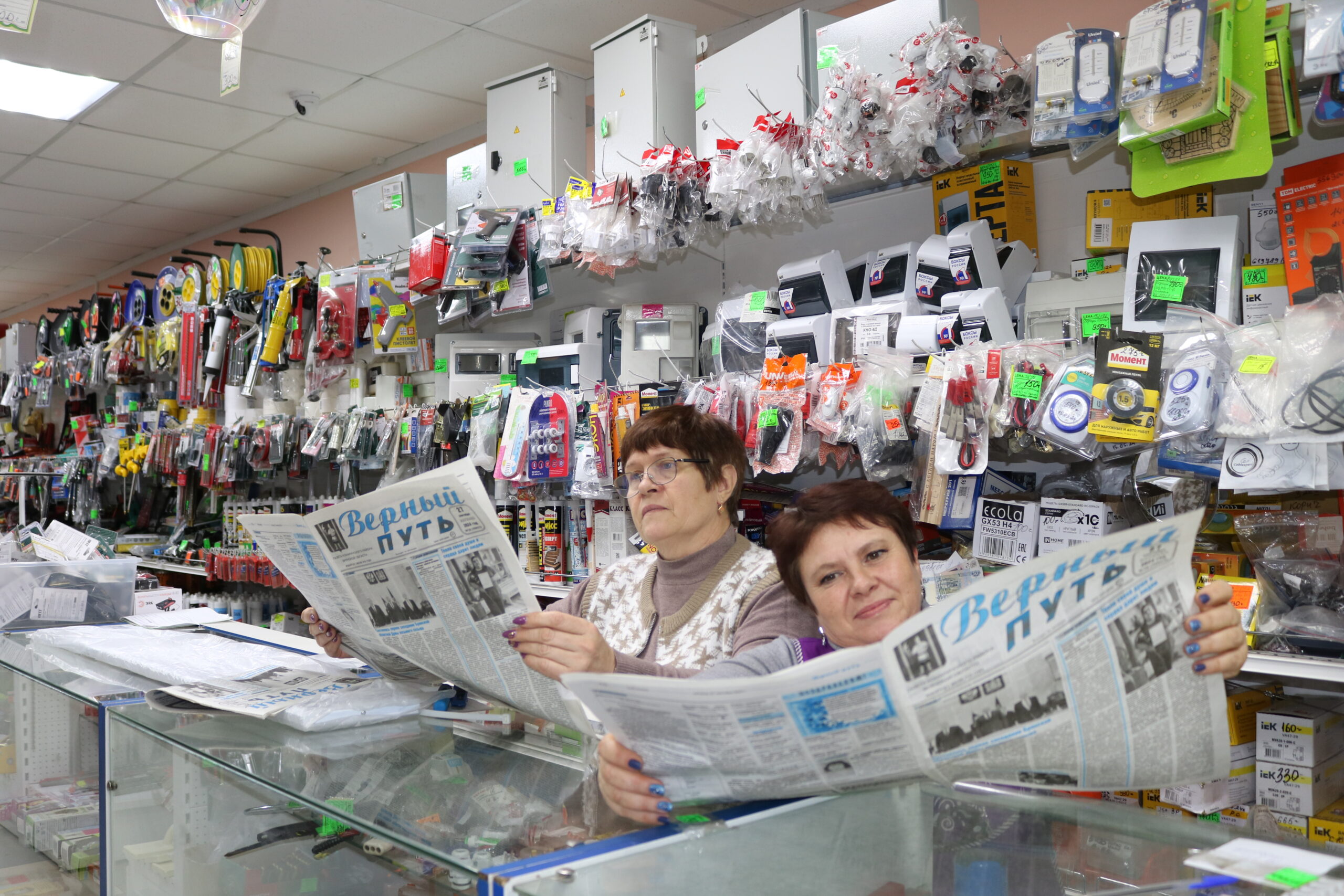 Уважаемые комаричане! Продолжается декада подписки на газету «Верный путь»