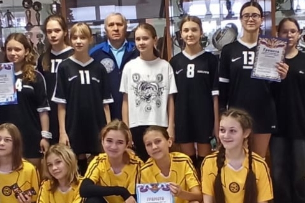 В Комаричской СШ «Юность» провели соревнования по волейболу