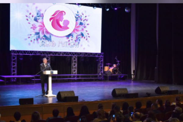 Губернатор Александр Богомаз рассказал о  поддержке семей с детьми на Брянщине