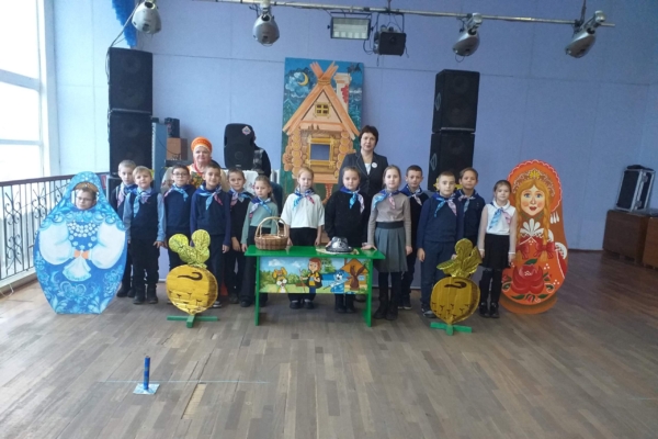 В Комаричском районном доме культуры прошло детское мероприятие «По страницам сказок разных…»