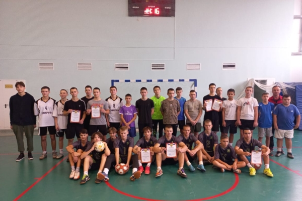 В Комаричском ФОКе провели районный турнир по мини-футболу