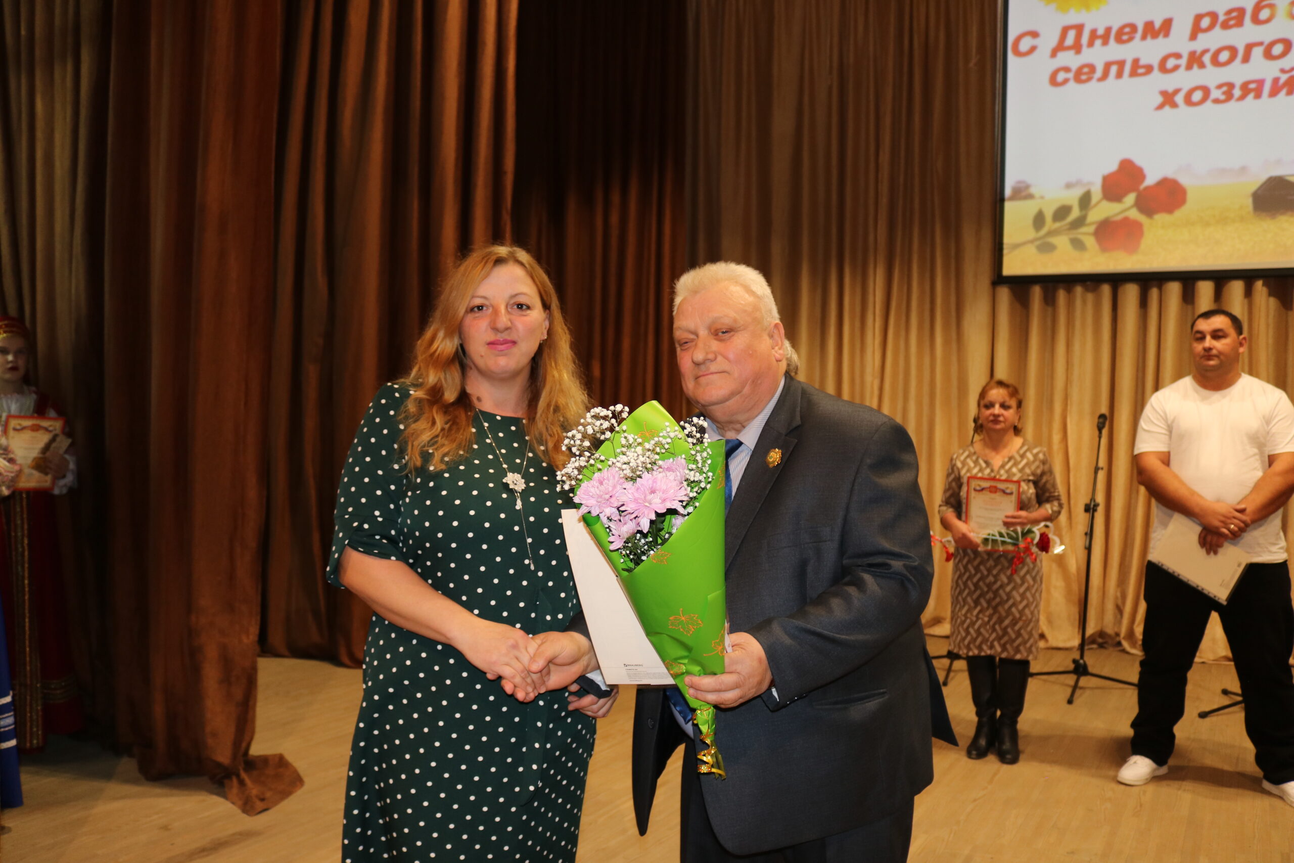 Начальник районного управления сельского хозяйства Николай Александрович Климков рассказал об  успехах аграрного сектора Комаричского района