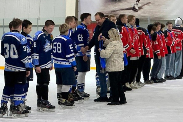 В Жуковке прошли финальные матчи Первенства области по хоккею