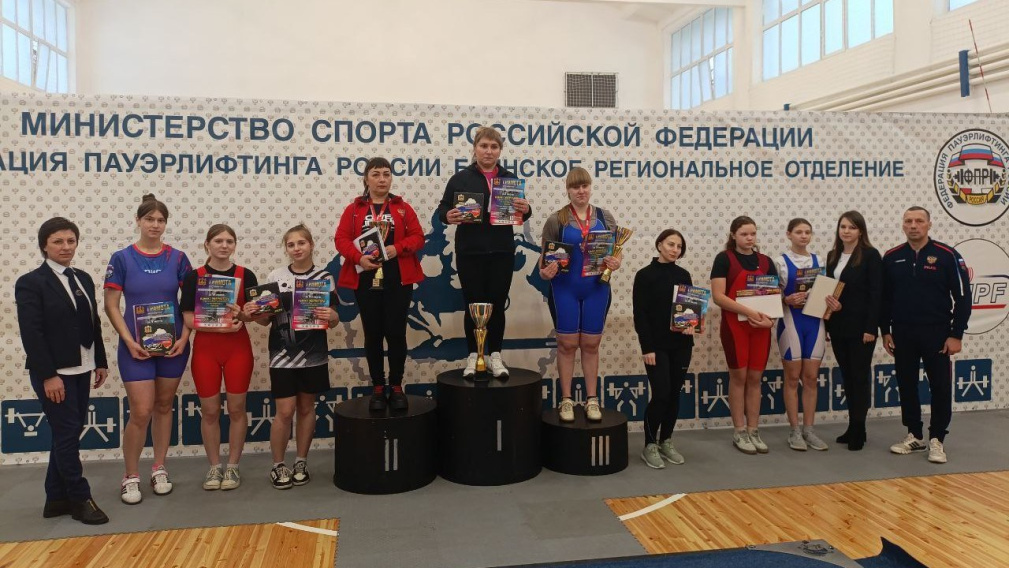 На Брянщине состоялся Кубок губернатора по пауэрлифтингу