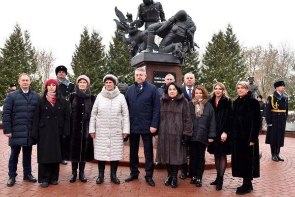 Губернатор Александр Богомаз подчеркнул, что в истории Брянского края немало славных имен, которые должны помнить все поколения