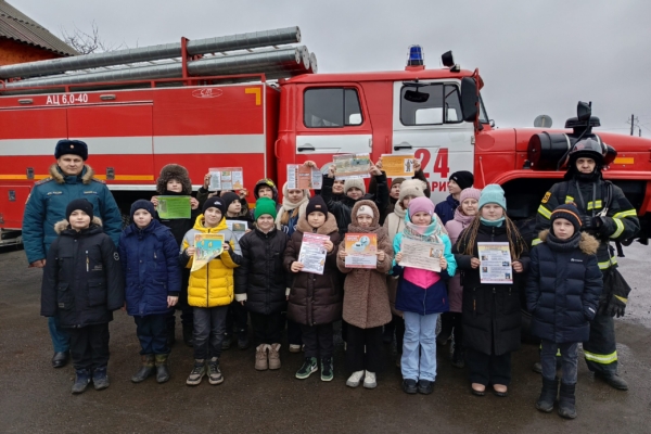 Комаричские пожарные провели познавательную экскурсию для школьников