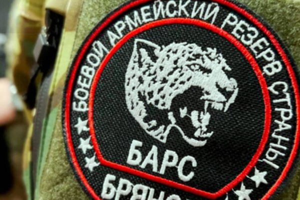 Генерал-полковник Никифоров вручил майорские погоны Сергею Антошину