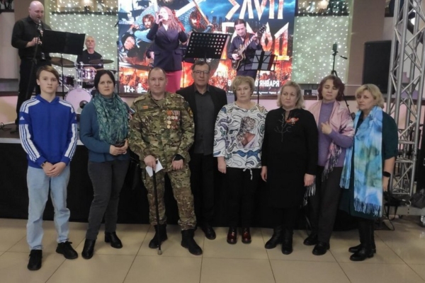 Семьи защитников Отечества посетили премьеру фильма «Злой город»