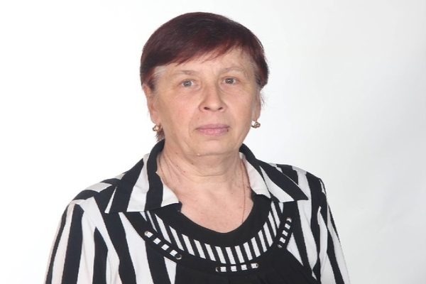 Теплые поздравления  в свой день рождения принимает учитель Комаричской средней общеобразовательной школы №1 Тамара Васильевна Логвинова