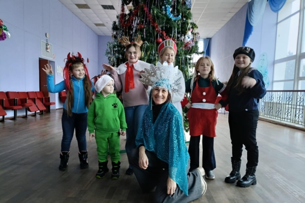 Участники хореографического коллектива «Ручеёк»Комаричского ДК приняли участие в сказочных посиделках