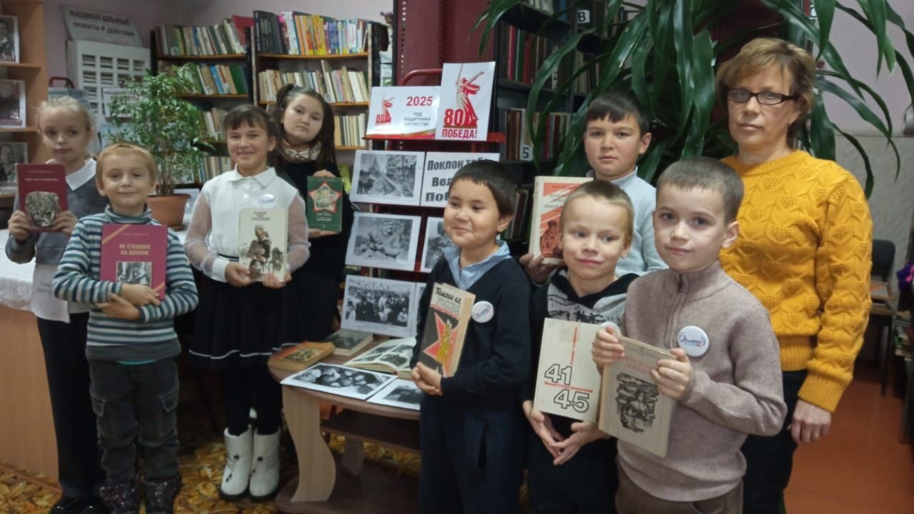 В Комаричском районе в Игрицком СДК совместно с библиотекой прошла информационная программа «Там, где память, там слёзы»