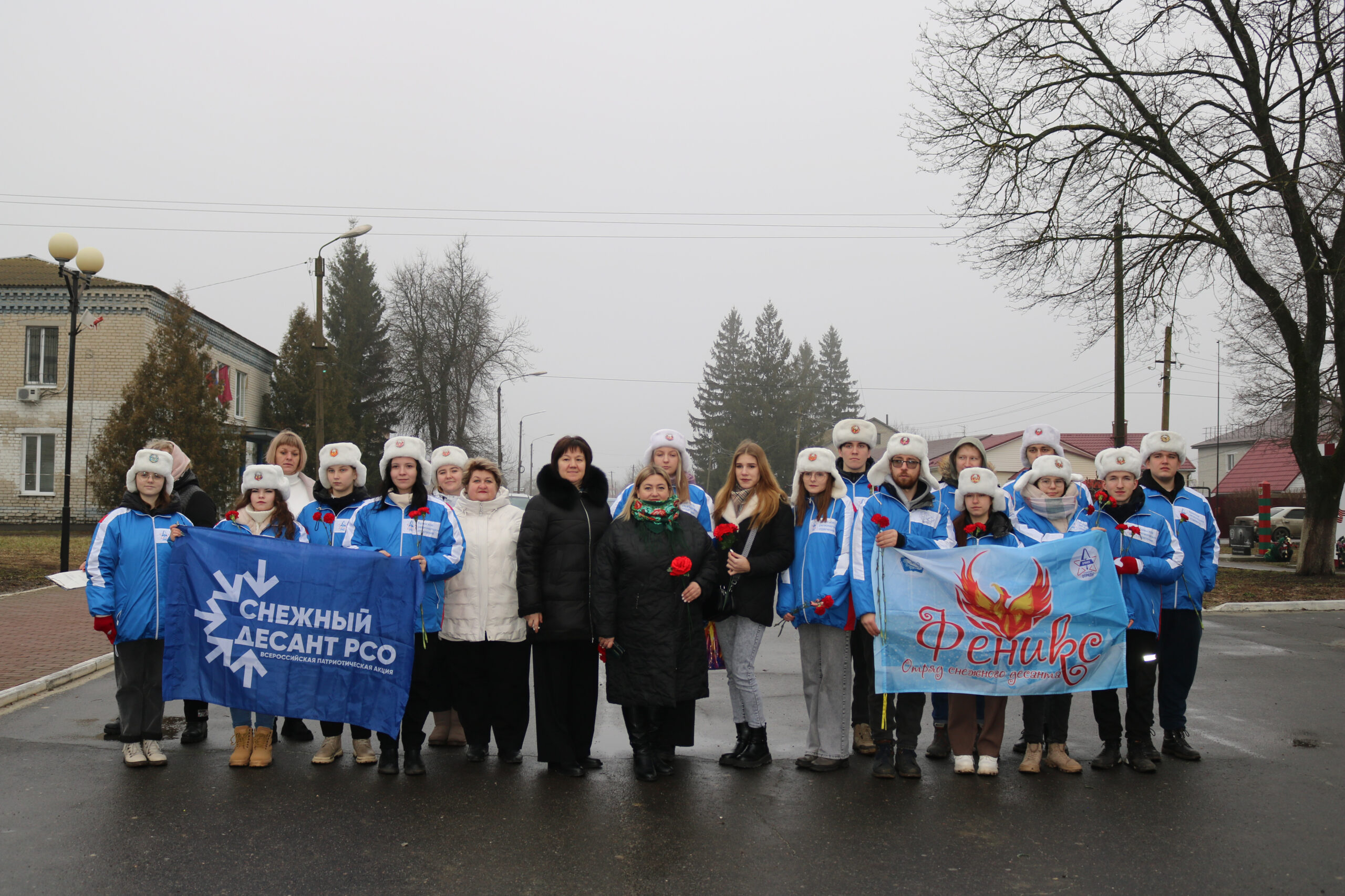 В посёлке Комаричи состоялось торжественное закрытие Всероссийской патриотической акции «Снежный десант РСО. Десант Победы»