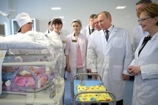 Губернатор Александр Богомаз поблагодарил Владимира Путина за перинатальный центр