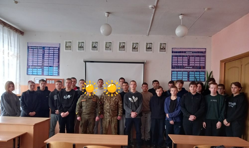 В Комаричском механико-технологическом техникуме состоялась встреча студентов с выдающимся выпускником, Героем нашего времени