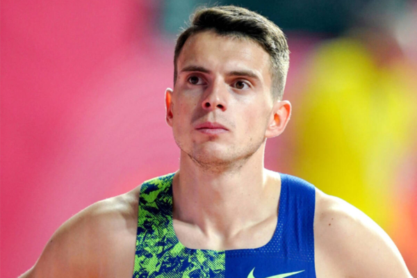 Брянский легкоатлет Илья Иванюк завоевал бронзу «Русской зимы»