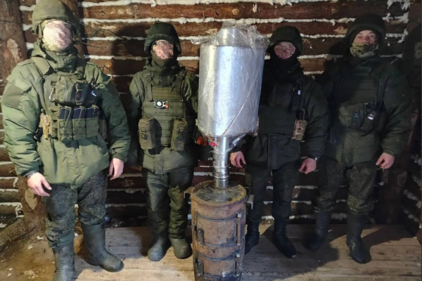 Суземские волонтеры помогают укреплять оборонительные сооружения