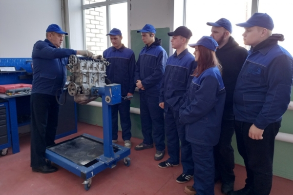 В Комаричском механико-технологическом техникуме стартовал конкурс «Мастер года»