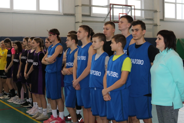 Продолжаются игры районного первенства по баскетболу среди общеобразовательных учреждений Комаричского района