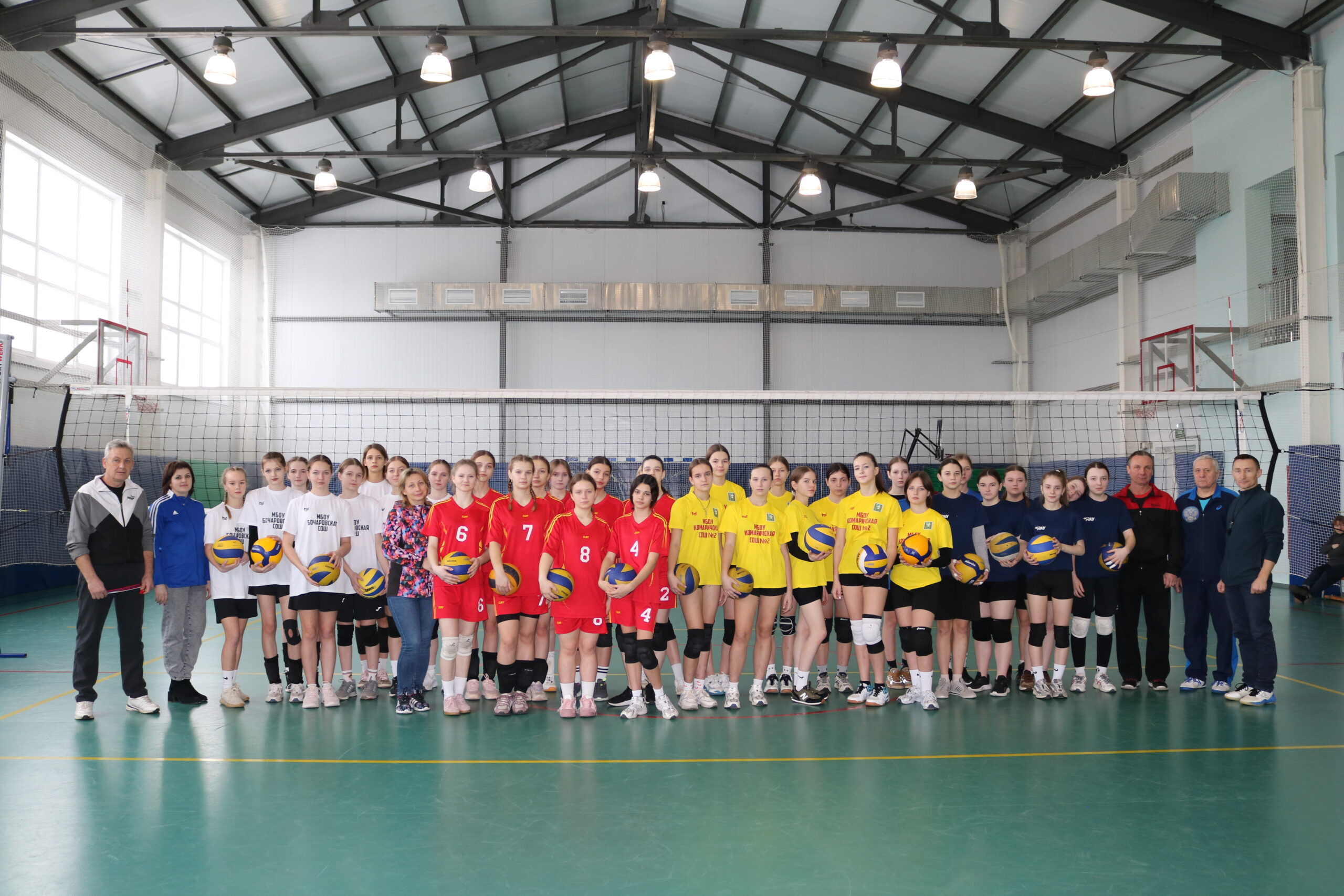 Состоялось первенство Комаричского района  по волейболу среди девушек