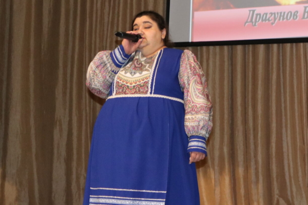 Маргарита Миронова, специалист по вокальному жанру Комаричского районного дома культуры, активный волонтер по поддержке участников СВО и их семей: