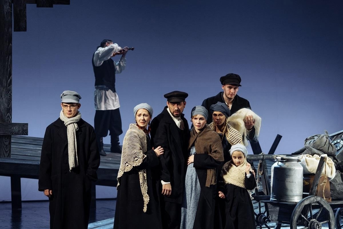 Комаричские педагоги побывали на спектакле Орловского государственного театра «Свободное пространство».