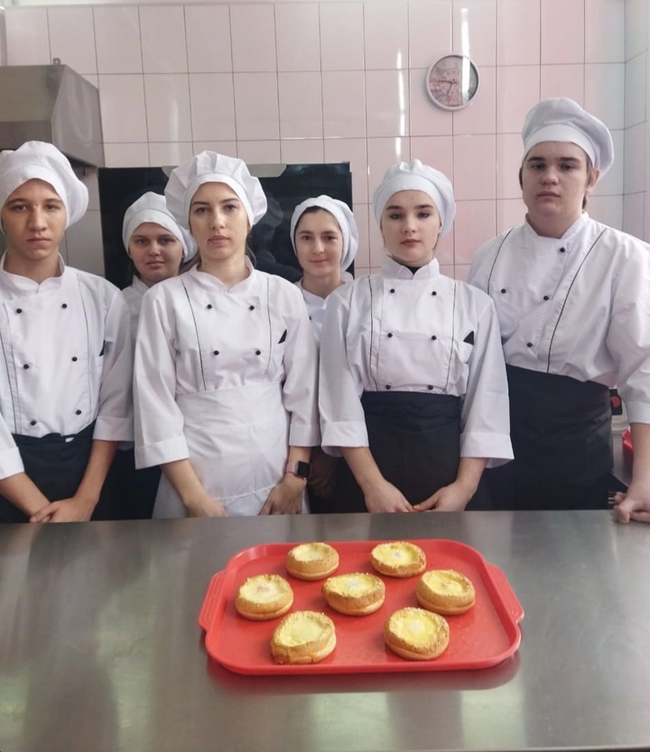 Финальным этапом конкурса «Мастер Года», прошедшего в Комаричском механико-технологическом техникуме, стал мастер-класс, проведенный Тарасовой Юлией Владимировной