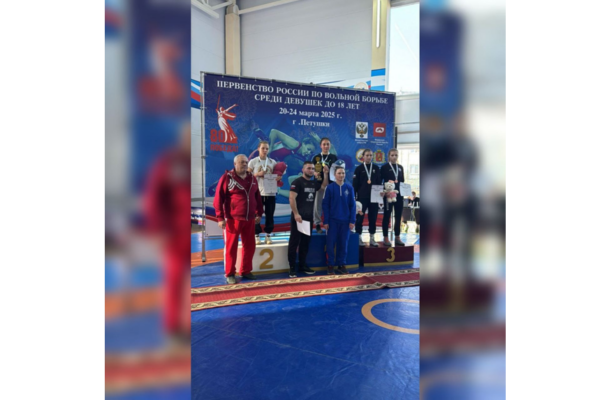 Александра Моисеенко из Брянска взяла бронзу первенства России по вольной борьбе