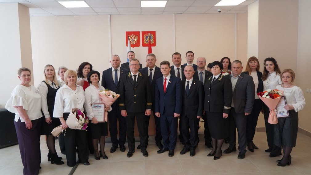 В Новозыбкове после капремонта открылось здание мировых судебных участков