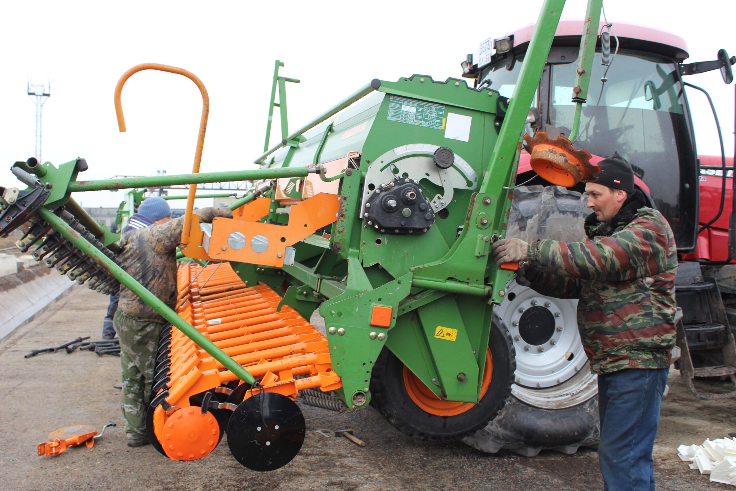 В ближайшее время комаричские сельхозпредприятия приступят к весенне-полевым работам