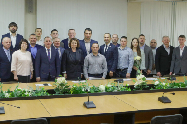 В Брянске наградили героев спорта