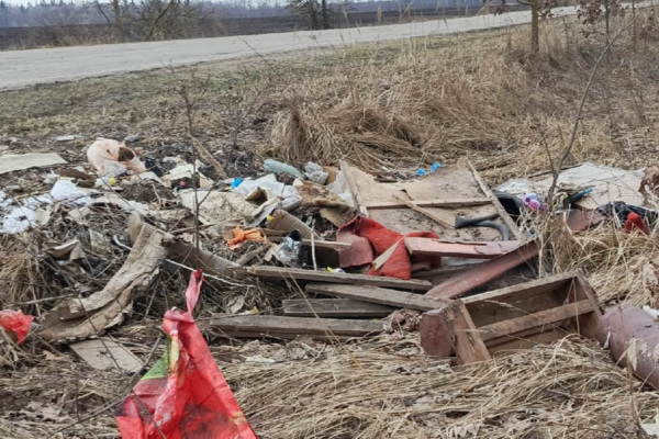 Борьба с несанкционированными свалками в Комаричском районе продолжается