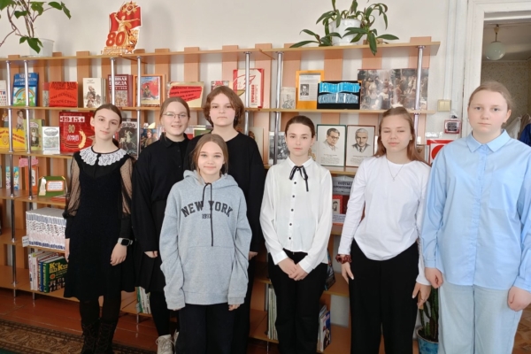 В Комаричской детской библиотеке состоялся час военной поэзии «Cтроками тех, кто был в бою»