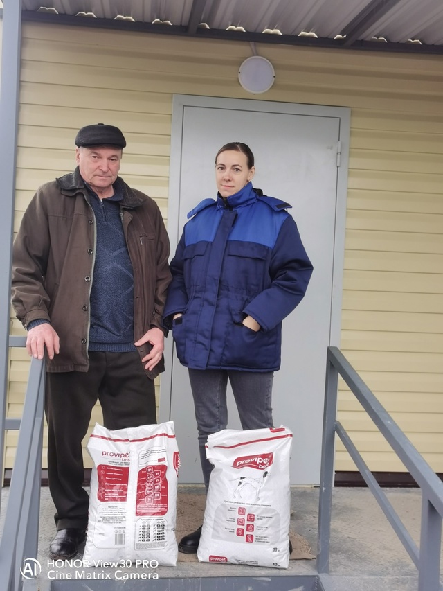 Сотрудники ГБУ Брянской области «Комаричская райветстанция» на регулярной основе оказывают поддержку бездомным животным