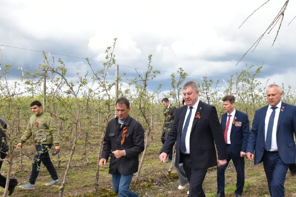 Александр Богомаз принял участие в акции «Сад памяти»