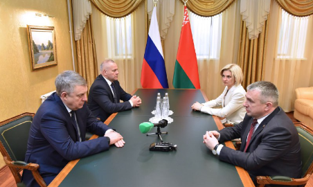 Александр Богомаз приветствует на Брянской земле делегацию Гомельской области