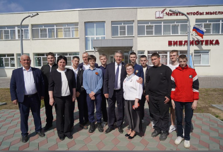 Губернатор Брянской области Александр Богомаз посетил Суражскую районную межпоселенческую библиотеку