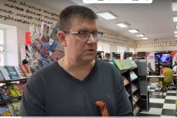 Поэт Андрей Богатырёв, написавший песню о «БАРС-Брянск», отметил значимость «Диктанта Победы»