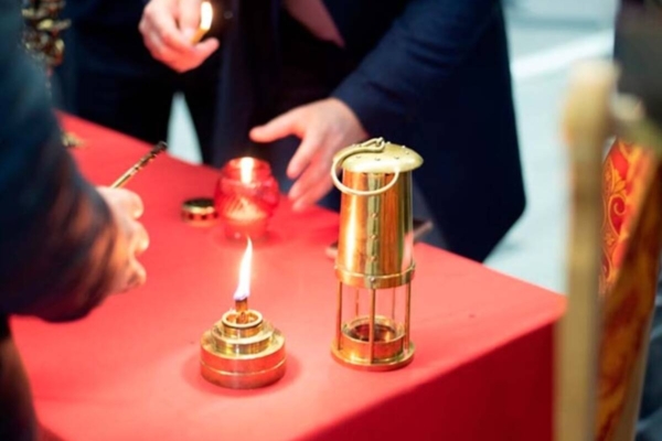 В Пасхальную ночь в Брянск доставят Благодатный огонь из Иерусалима