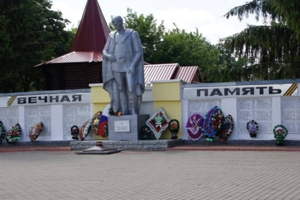 В Стародубе капитально отремонтируют мемориальный комплекс «Стена Памяти»