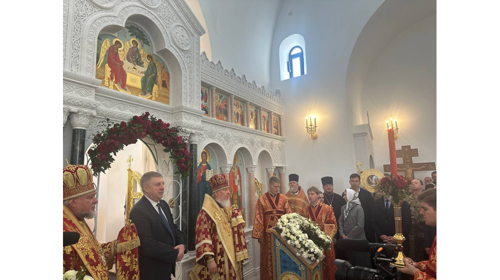 На Брянщине в селе Меленск освятили храм, построенный на пожертвования семьи брянского губернатора  