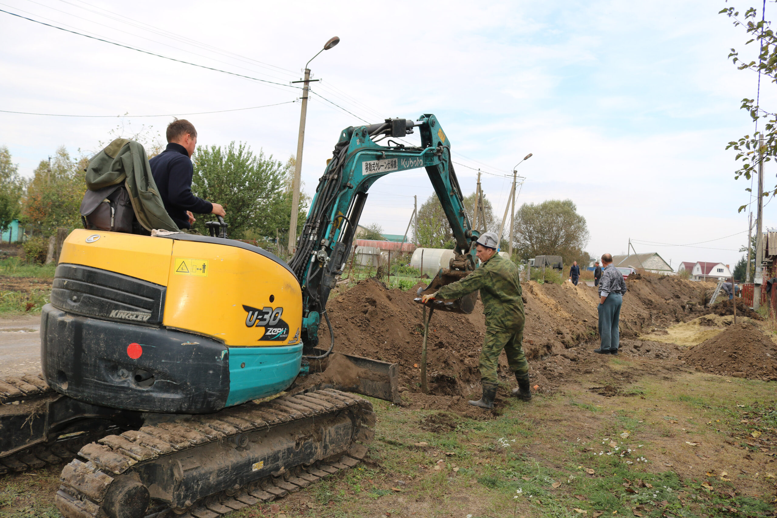 В Комаричском районе ремонтируют водопроводные сети