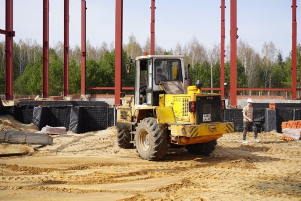 В Злынке идёт строительство спортивно-оздоровительного комплекса с бассейном