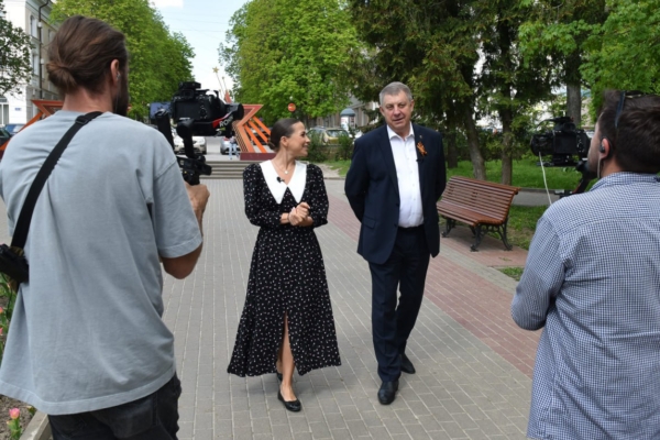 Губернатор Александр Богомаз рассказал ведущей Первого канала о поддержке брянских многодетных семей