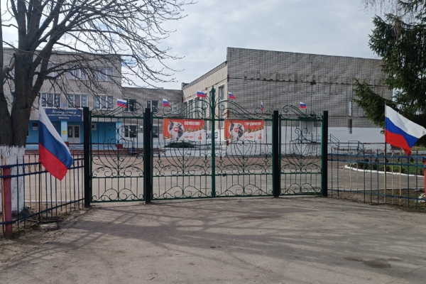 Лопандинская СОШ приняла участие в акции «Окна Победы»