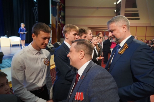 Комаричский школьник поделился впечатлениями об участии в акции «Георгиевская ленточка» в Брянске