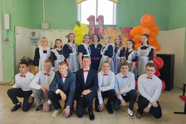 В Комаричском районе проходят праздники Последнего звонка