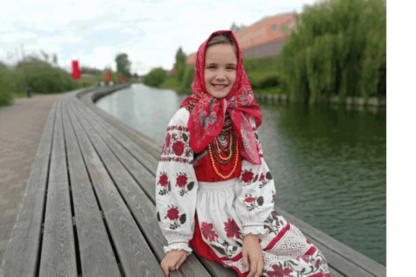 Юная брянская исполнительница победила на Всероссийском фестивале «Наследники традиций»